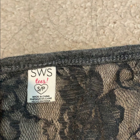 Lace back 3/4 length sleeve top. - Picture 2 of 4